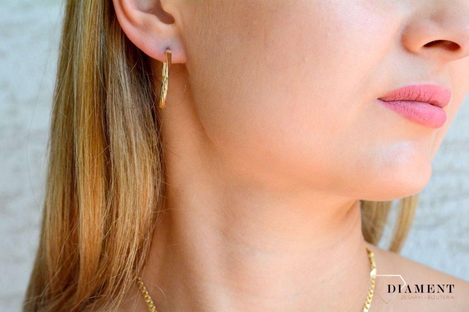 Złote kolczyki damskie 375 owalne grawerowane KL 7075 375 (1).jpg